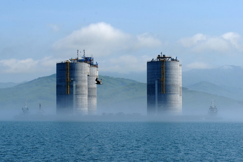 Illustration for article titled This 200,000-ton titan is now the largest oil rig in the world